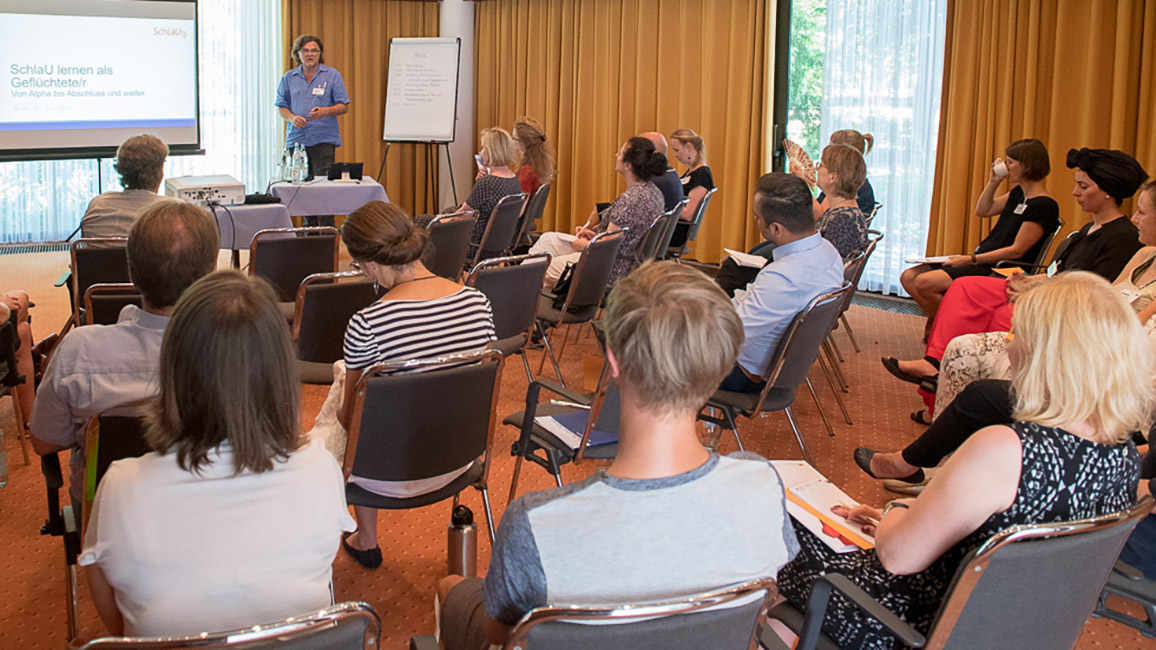 Präsentation "SchlaU lernen als Geflüchtete/r" Präsentation "SchlaU lernen als Geflüchtete/r"